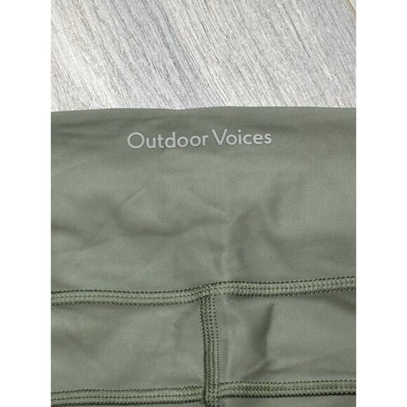 NWT Outdoor Voices Womens Warmup Biker Shorts Elastic Waist Workout Olive Size M - Picture 4 of 6